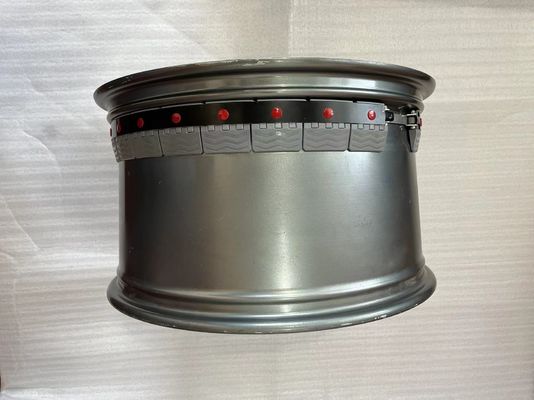 17개의 인치 휠은 평탄띠 18 인치 트럭 타이어 보강 밴드 구조를 운영합니다