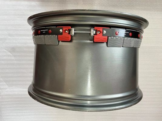 17개의 인치 휠은 평탄띠 18 인치 트럭 타이어 보강 밴드 구조를 운영합니다