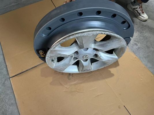 장갑차는 펑크 난 타이어 삽입물 방탄 긴급 안보 런플랫 시스템을 운영합니다